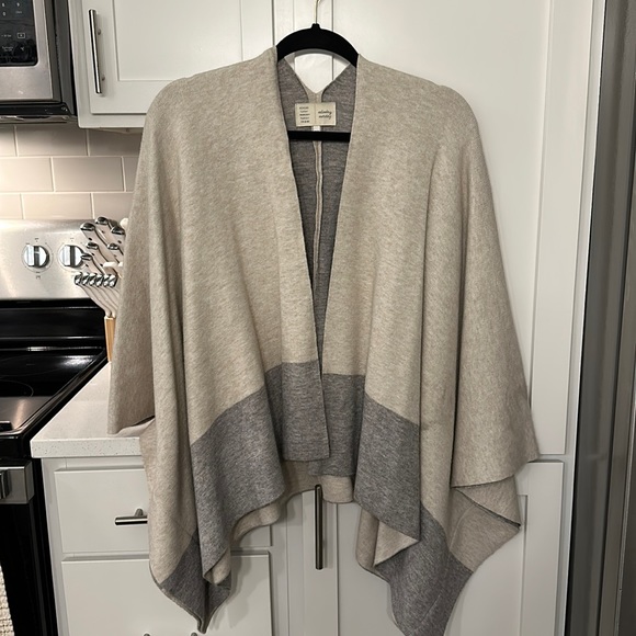 Anthropologie cardigan/ shawl . Excellent condition. - Picture 1 of 4
